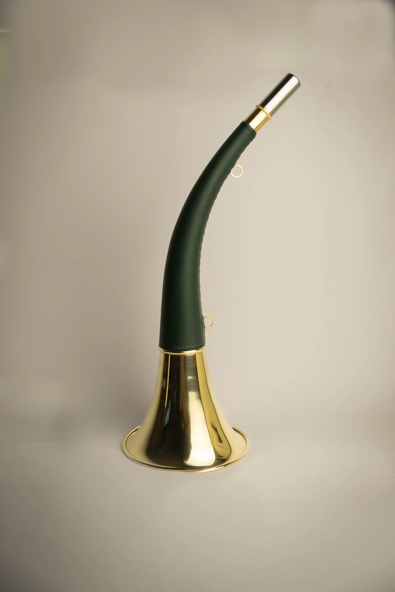 166/3V - Trompe à Pavillon Gainée Vert - 45 cm - "DIANE 45" - Embout Magnum