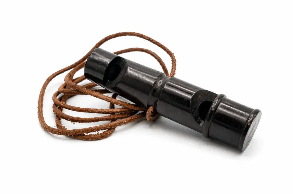 82GM - Sifflet dressage (L-85mm), buffle noir, 2 tons, lacet (Sachet de 10)