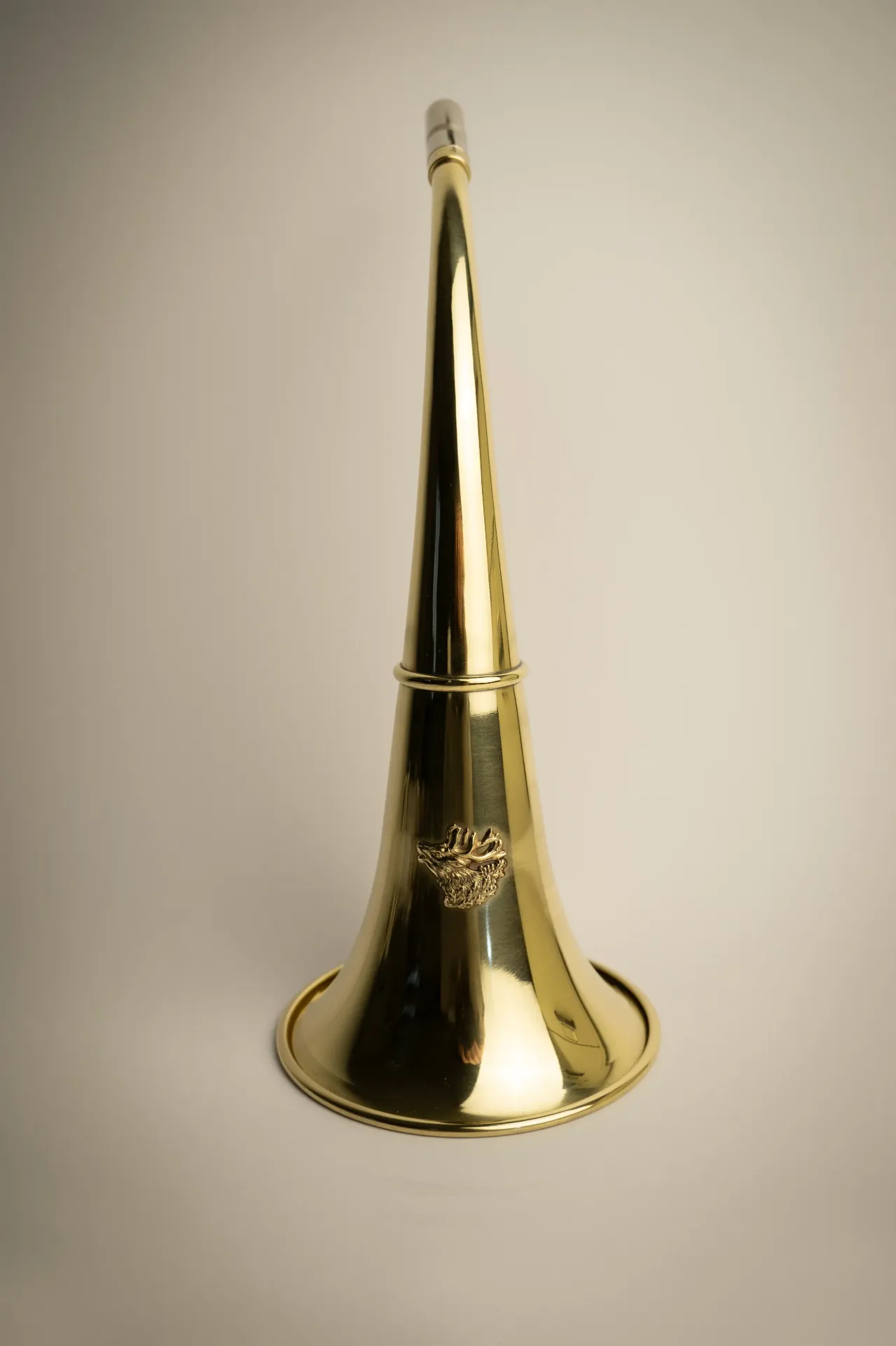 165/Décor Cerf - Trompe Ronde Cintrée  40 cm  "ROYALE CERF" - Embout Moyen