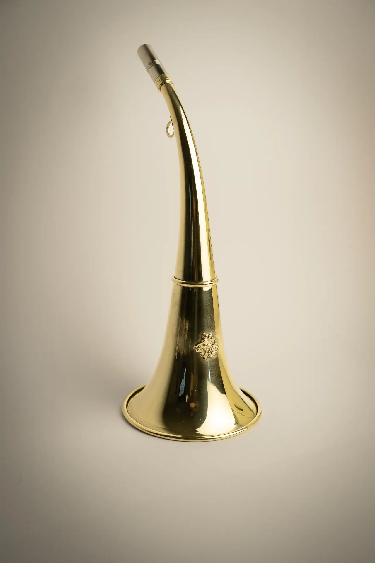 165/Décor Sanglier - Trompe Ronde Cintrée 40 cm  "ROYALE SANGLIER" - Embout Moyen
